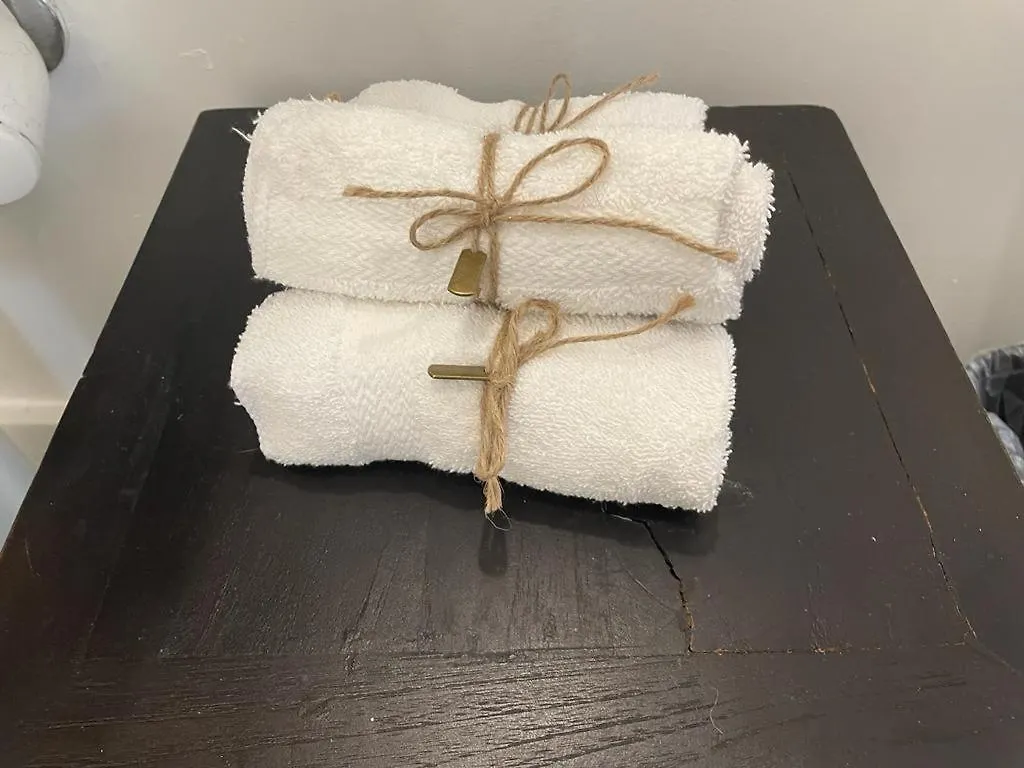 Vive Zen Queen Room Miami