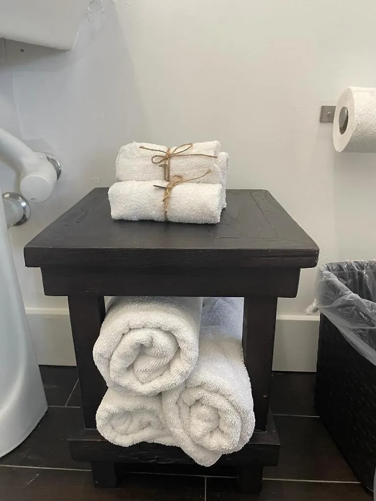 Vive Zen Queen Room Apartment
