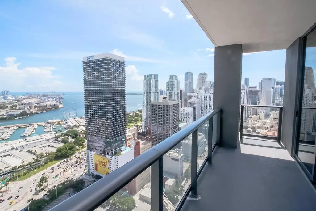 Apartment Luxury High Rise Haven