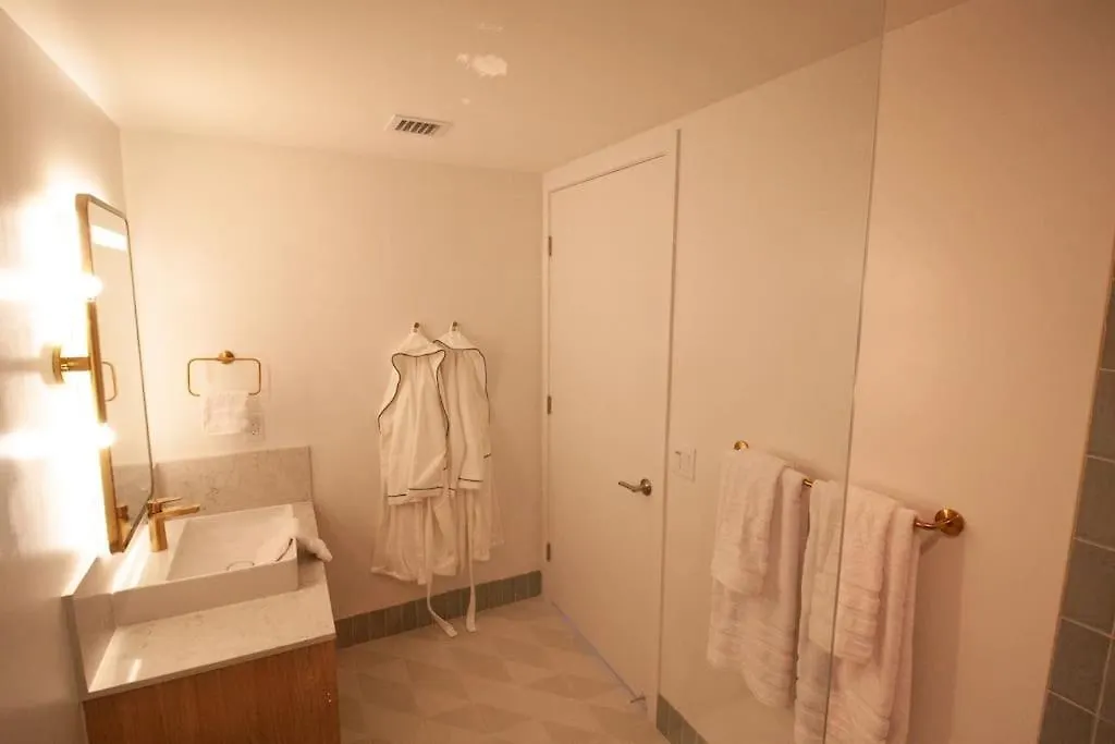 Luxury High Rise Haven Apartment Miami
