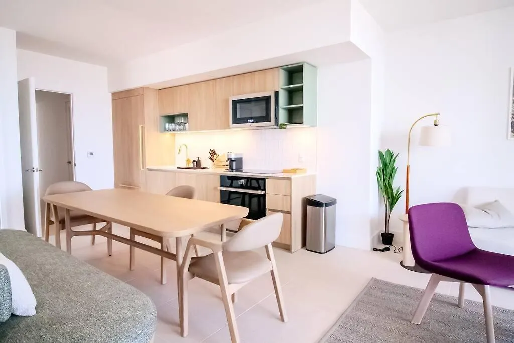 Apartment Luxury High Rise Haven *