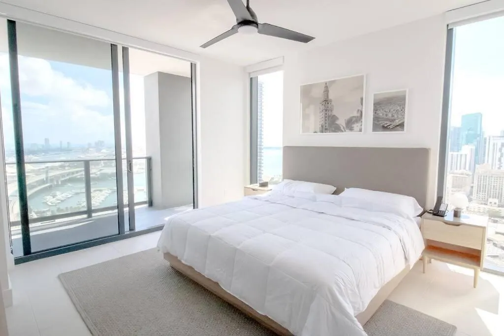 Luxury High Rise Haven Apartment Miami