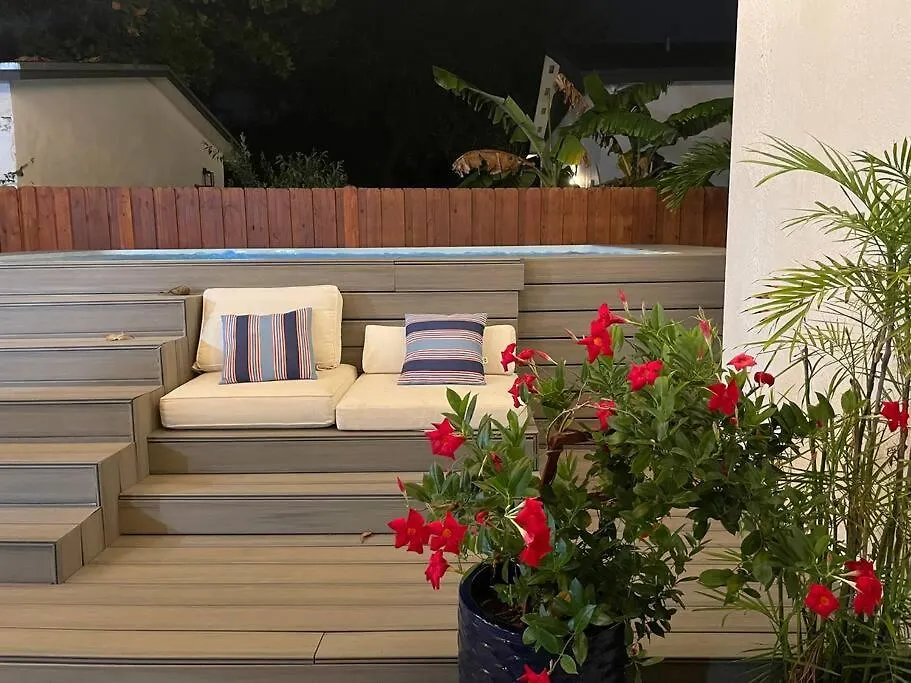 Pool Design District- 2 Bedroom Apartment *