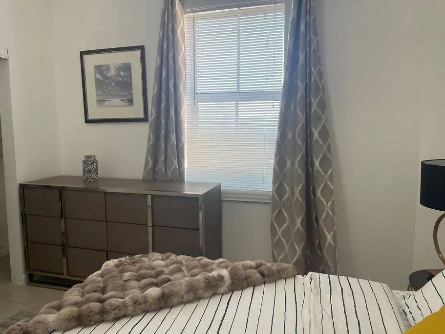 Pool Design District- 2 Bedroom Apartment *