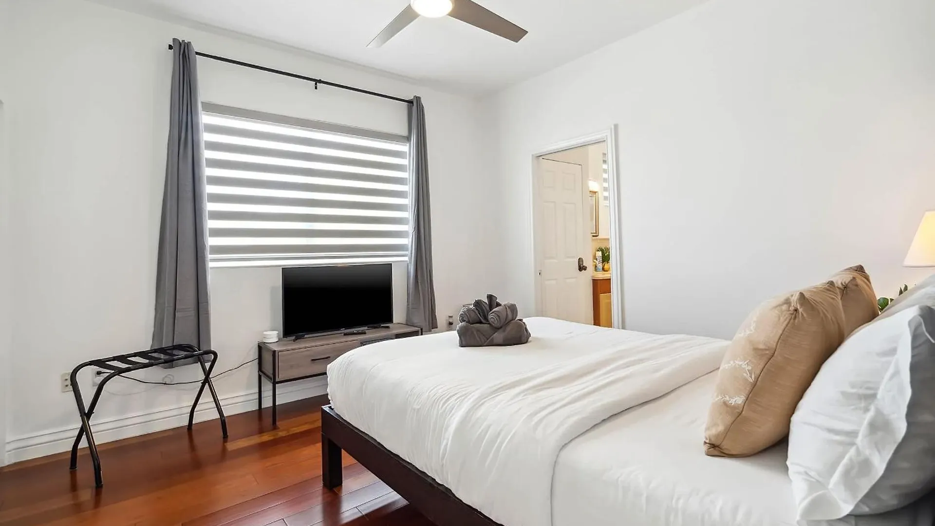 Holiday home 6-bd 3-ba Dreamy Vacation Retreat In Coral Terrace