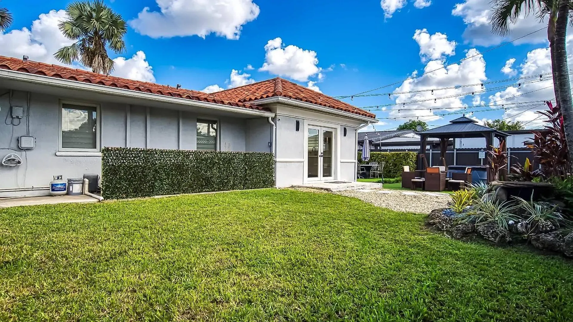 Holiday home 6-bd 3-ba Dreamy Vacation Retreat In Coral Terrace *