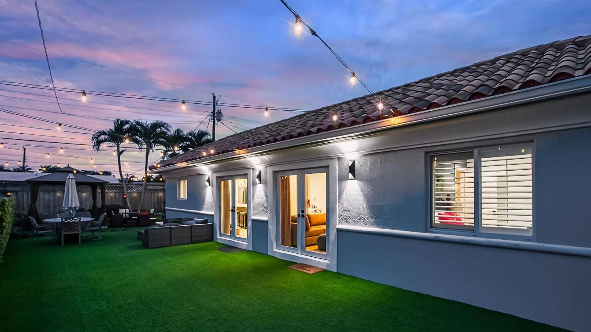 Holiday home 6-bd 3-ba Dreamy Vacation Retreat In Coral Terrace