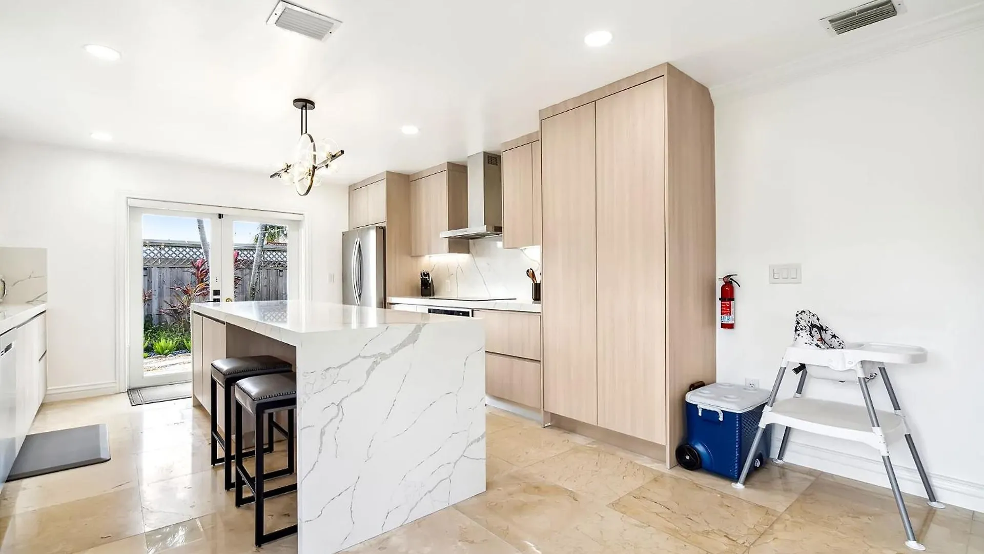 6-bd 3-ba Dreamy Vacation Retreat In Coral Terrace *