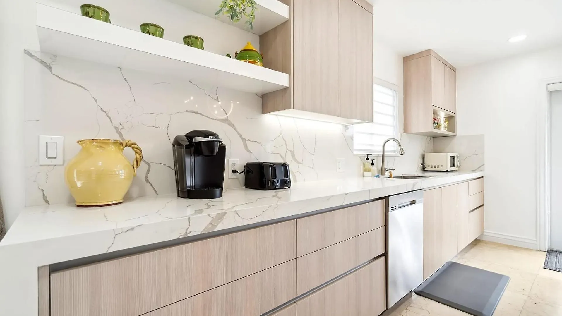 6-bd 3-ba Dreamy Vacation Retreat In Coral Terrace