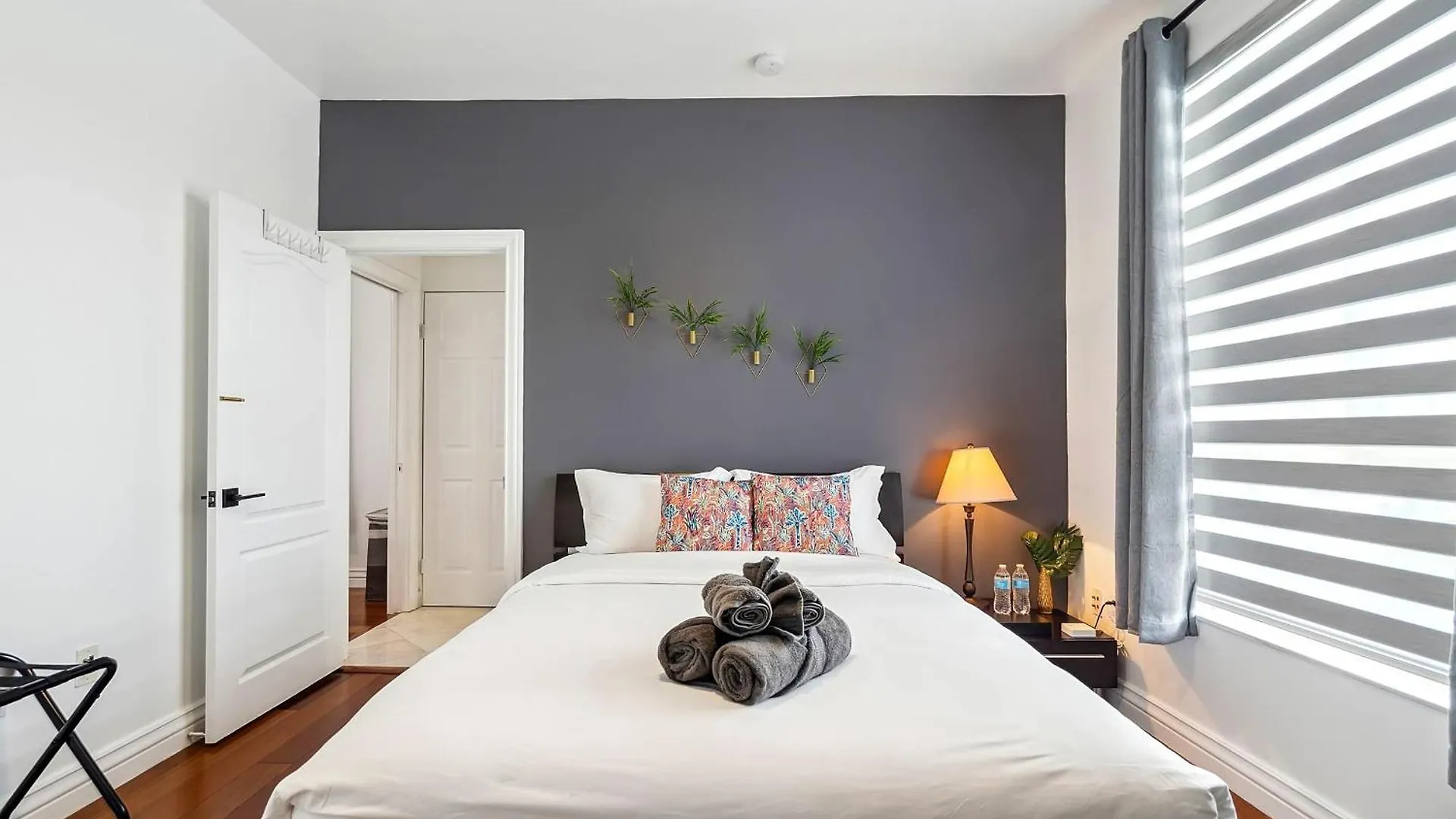 Holiday home 6-bd 3-ba Dreamy Vacation Retreat In Coral Terrace *