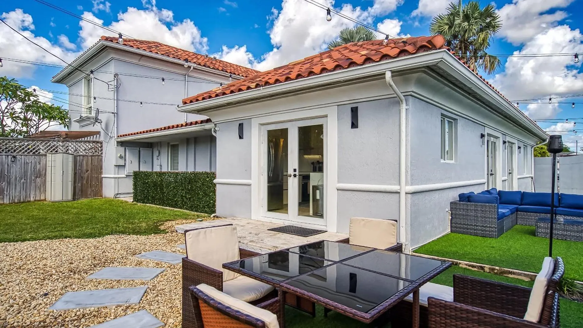 Holiday home 6-bd 3-ba Dreamy Vacation Retreat In Coral Terrace