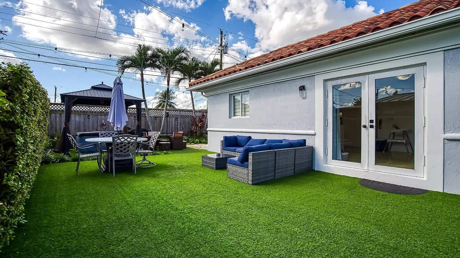 Holiday home 6-bd 3-ba Dreamy Vacation Retreat In Coral Terrace *