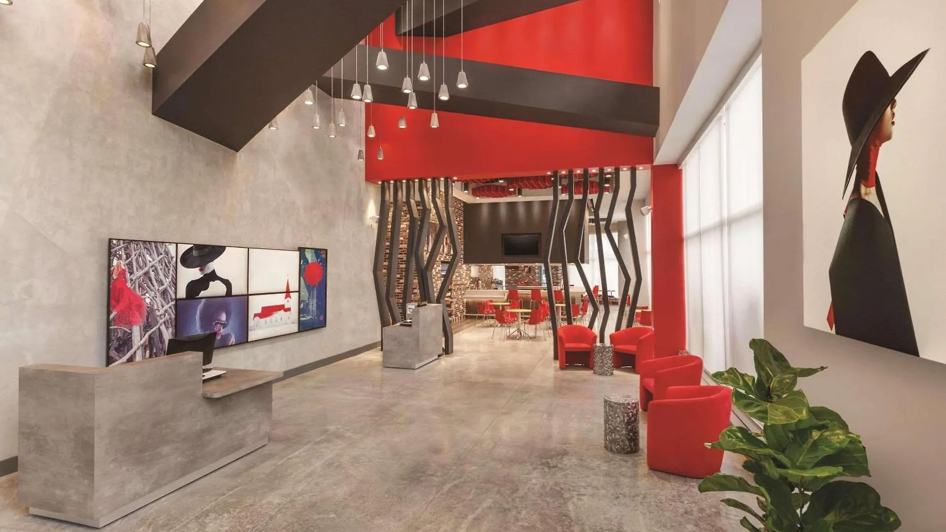 Radisson Red Airport 3*