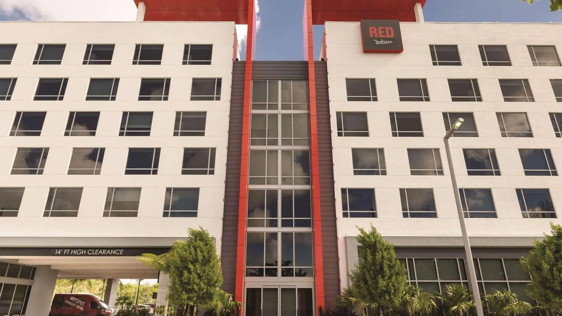 Radisson Red Airport Hotel