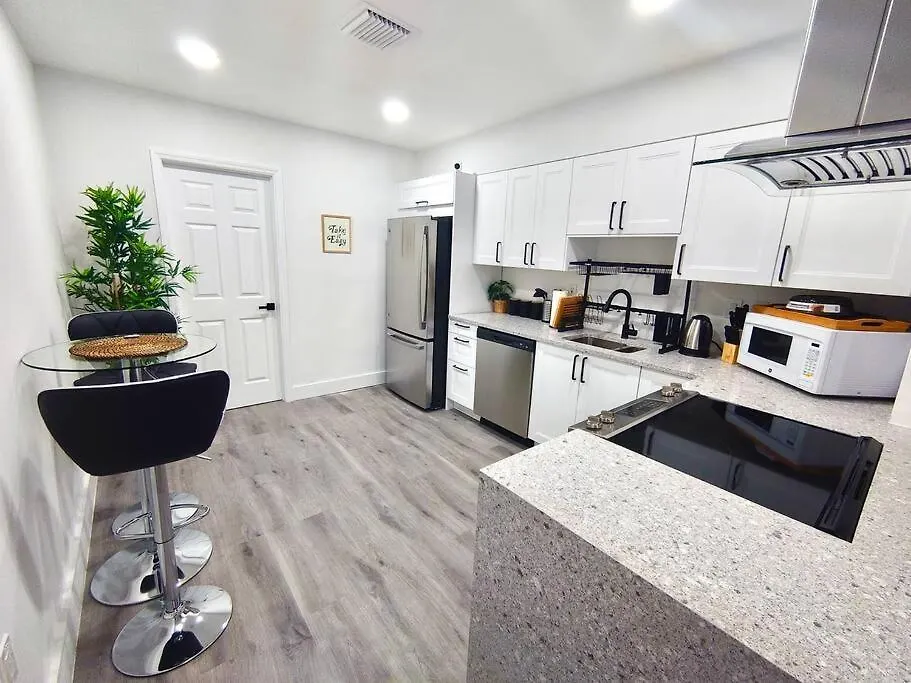 Paradise Gardens 2bdr Unit Near Hardrock Stadium Apartament *