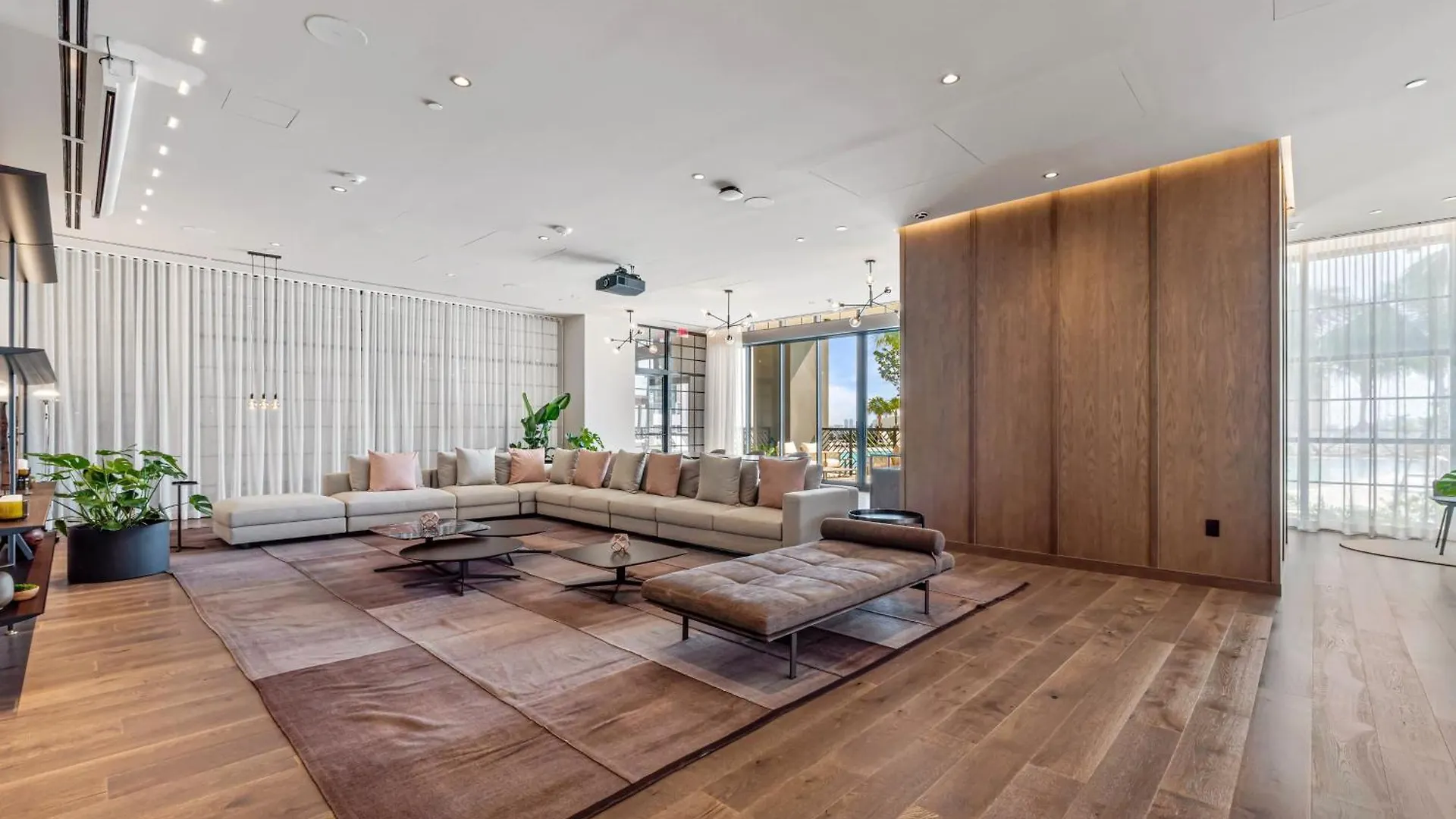 Apartment Exclusive W 3br And Stunning Sea Views! *
