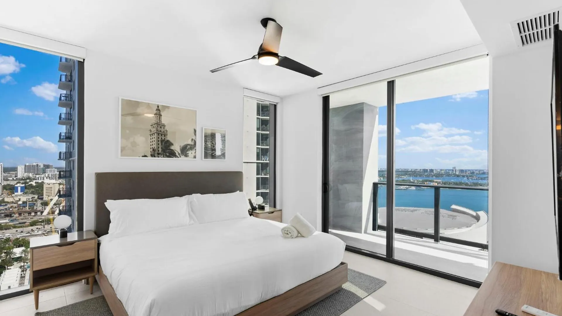 Apartment Exclusive W 3br And Stunning Sea Views!
