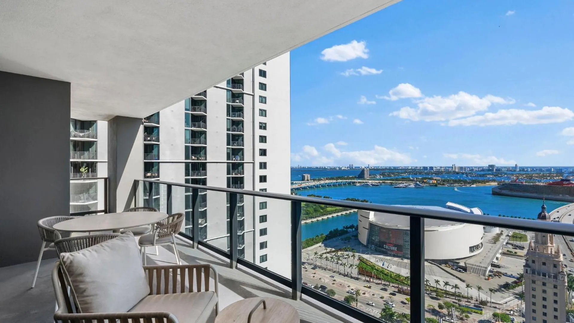 Exclusive W 3br And Stunning Sea Views! Apartment *