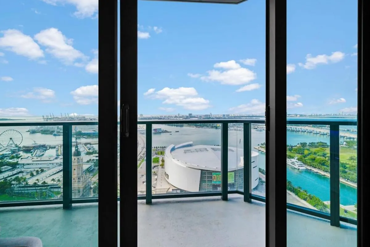 Ocean View 2 Bedroom Downtown 5 Minutes From Apartment *
