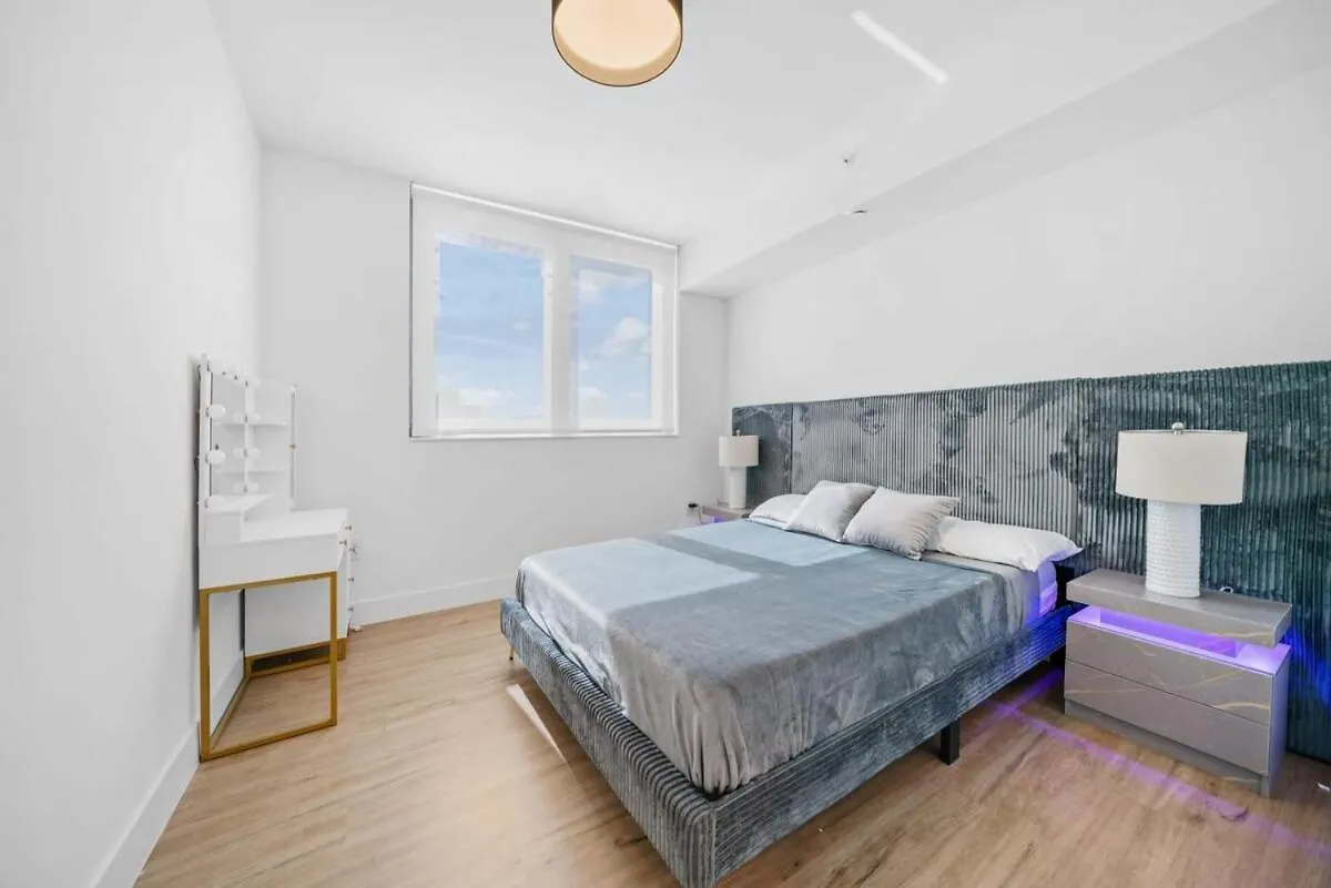 Daire Ocean View 2 Bedroom Downtown 5 Minutes From