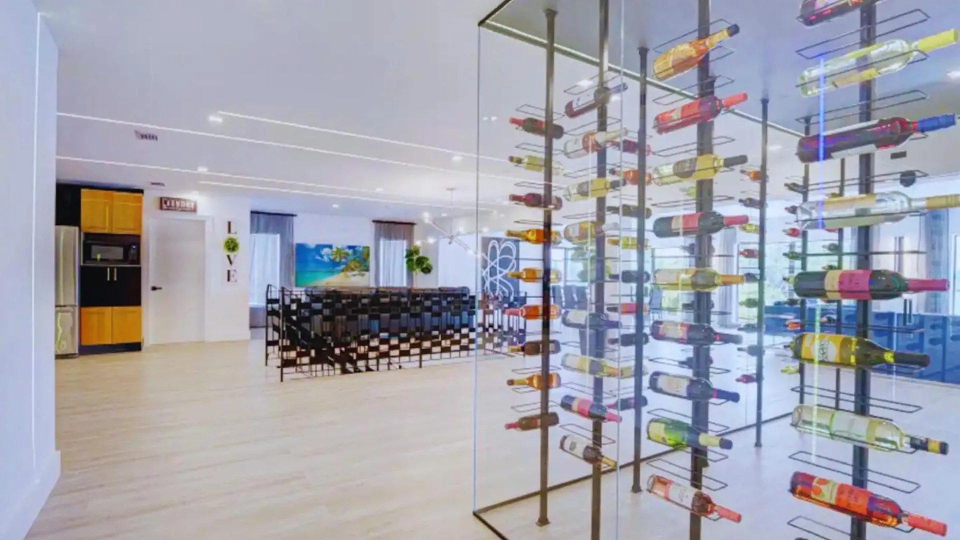 Luxe Waterfront Mansion W Private Nightclub, Cinema, Game Room, Gym & Pool *