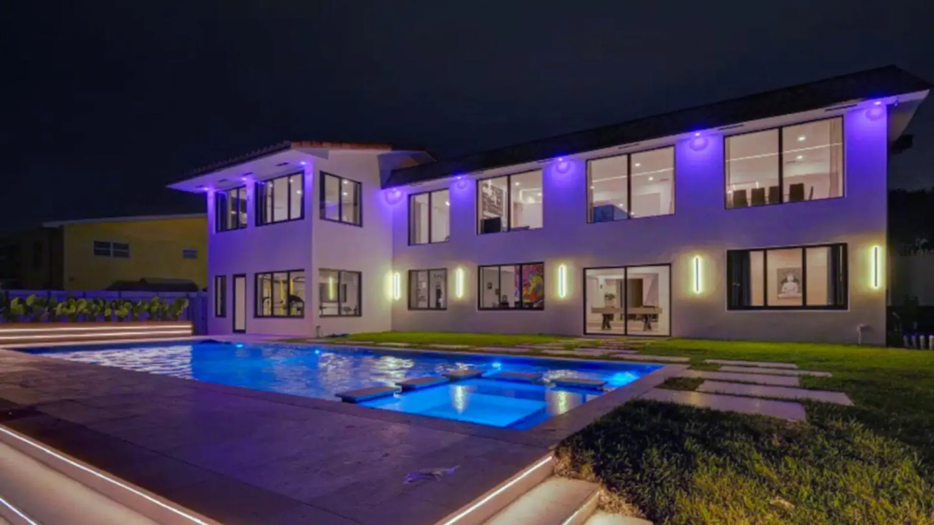 Luxe Waterfront Mansion W Private Nightclub, Cinema, Game Room, Gym & Pool * Miami