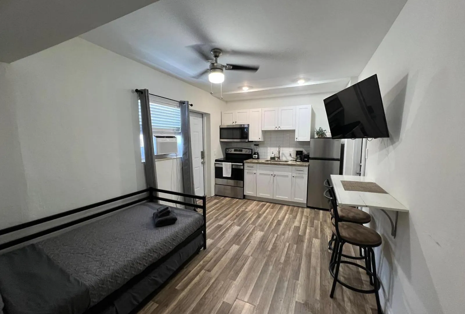 Apartment Designed Private In *
