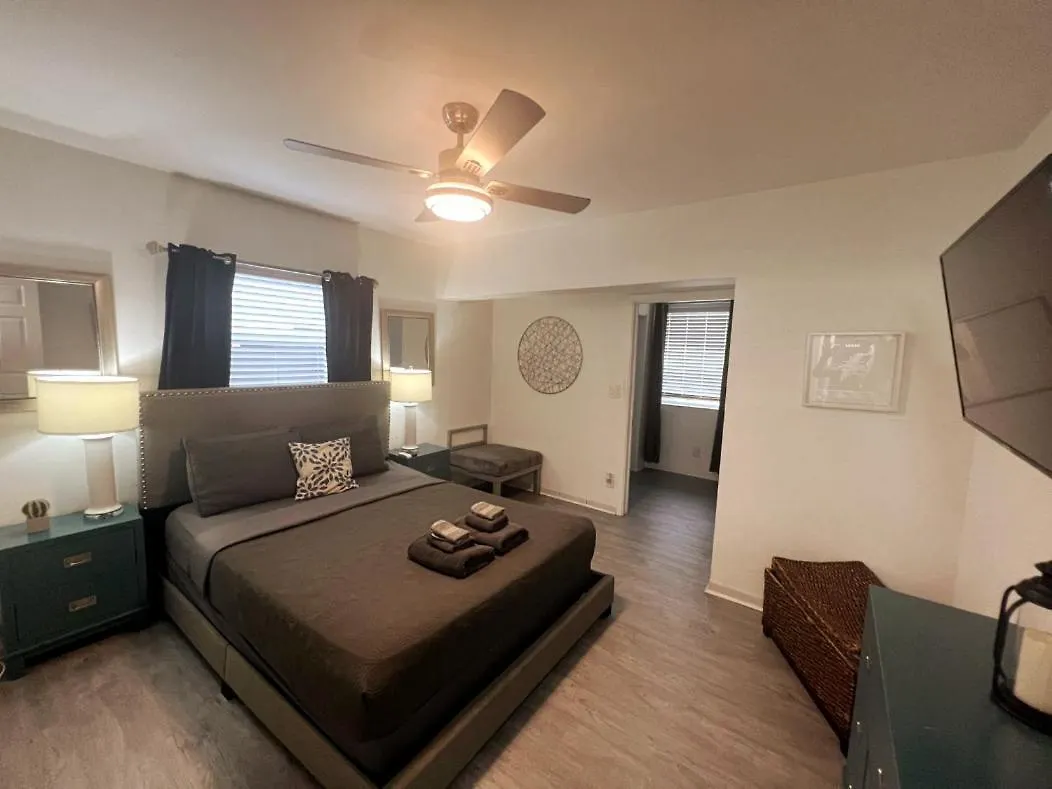 Apartment Designed Private In *