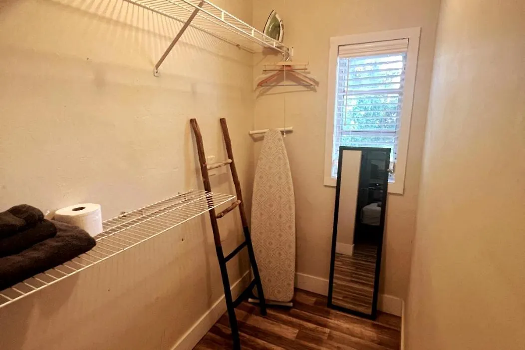 Apartment Designed Private In *