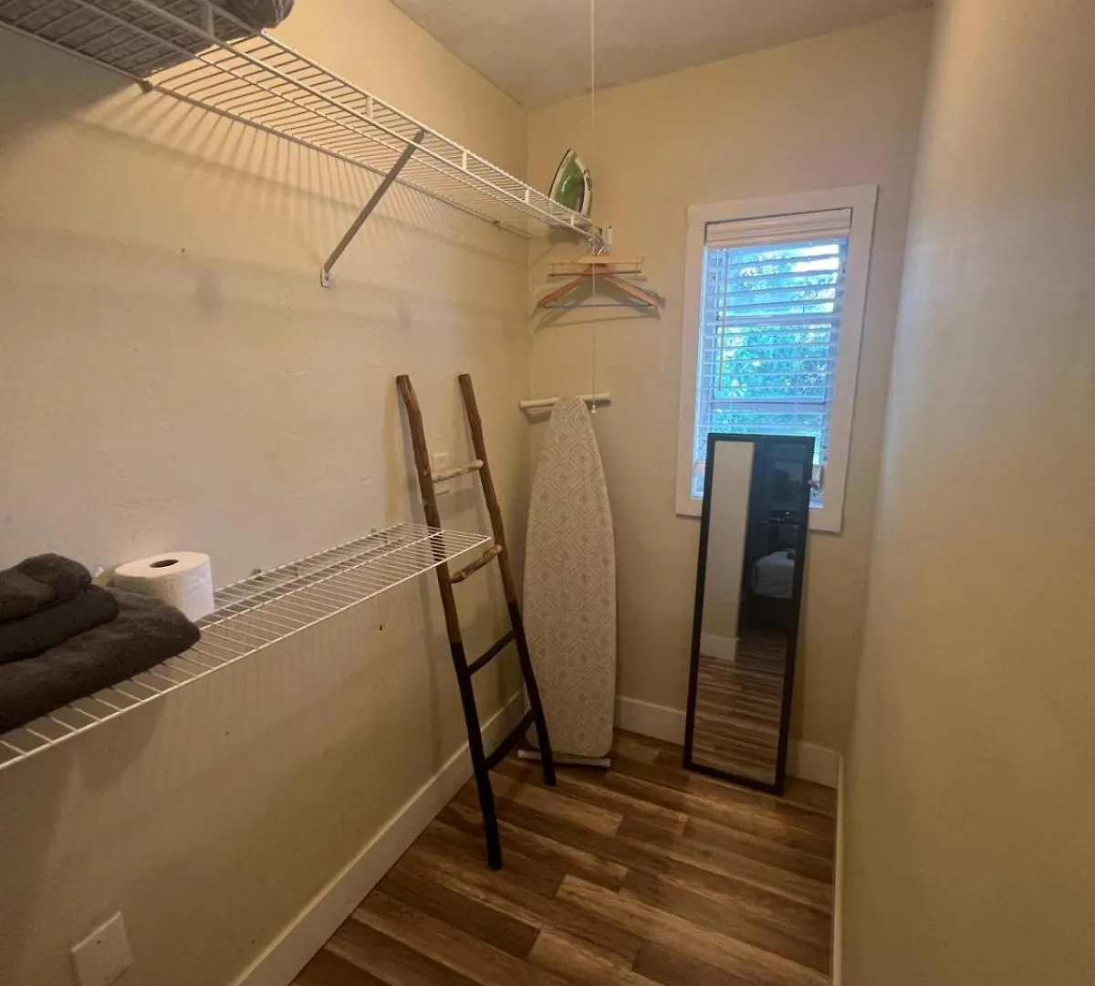 Apartment Designed Private In *