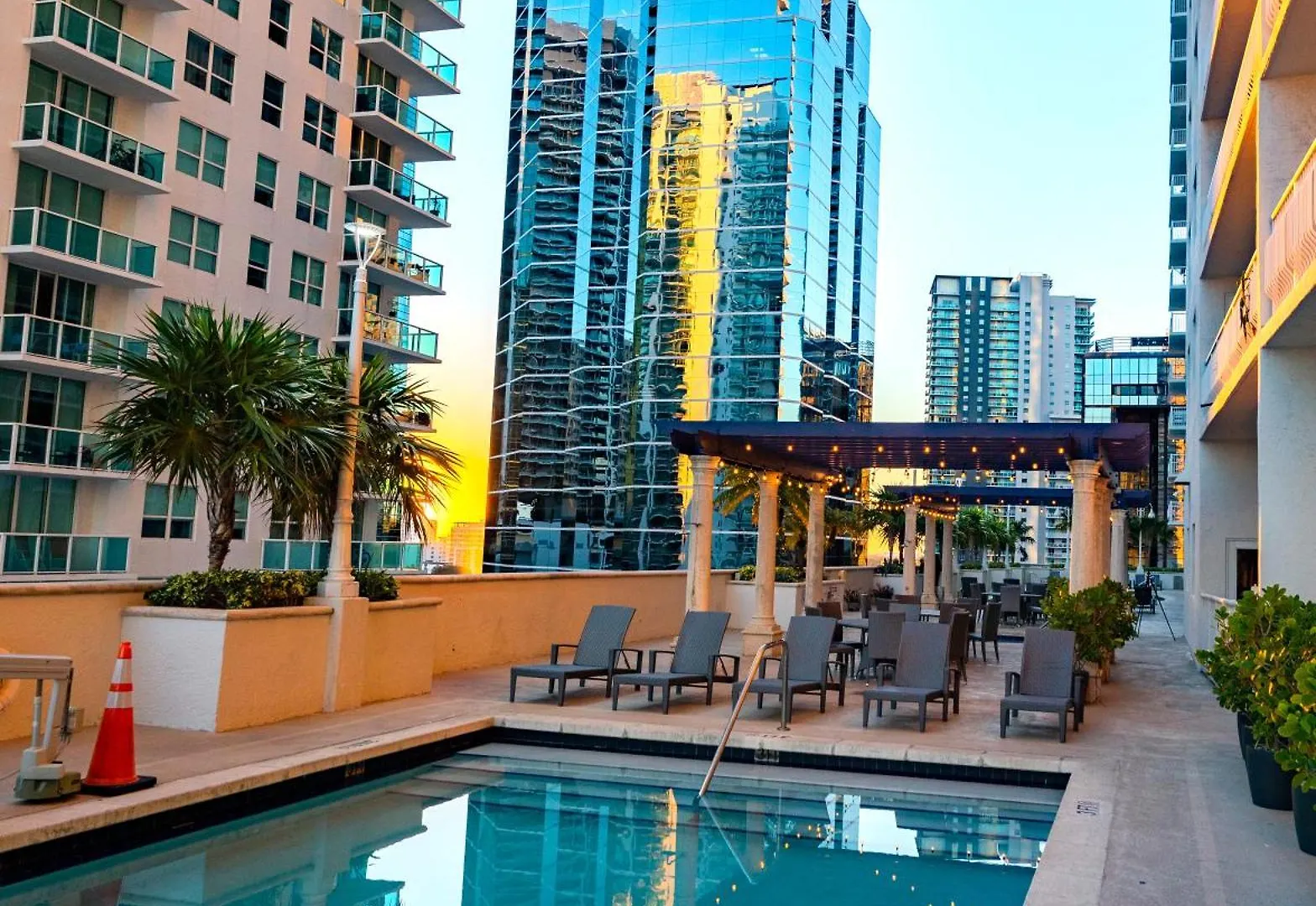 In Brickell With Pool, Gym, Free Parking And Game Apartment Miami