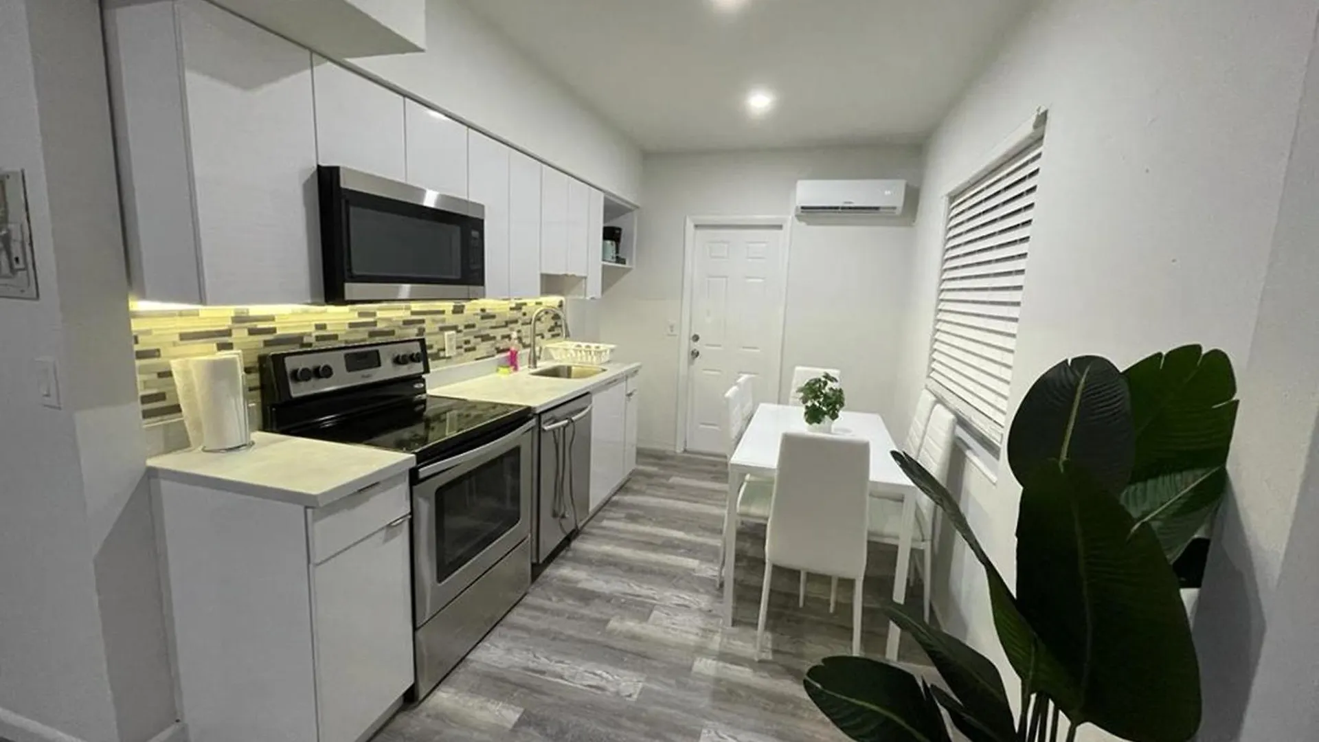 Douglas Rd Apartment