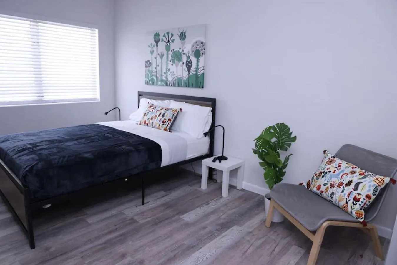 Apartment Douglas Rd *