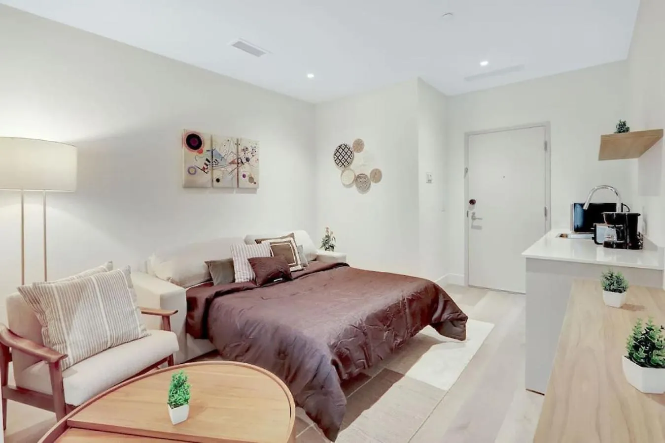 Ferienhaus Your Intimate Brickell With Private Balcony