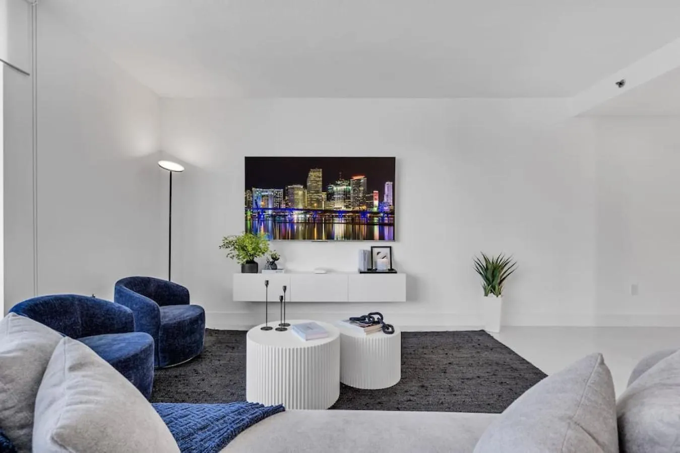 Luxe Brickell Gem With Huge Balcony N Ocean Views Holiday home Miami