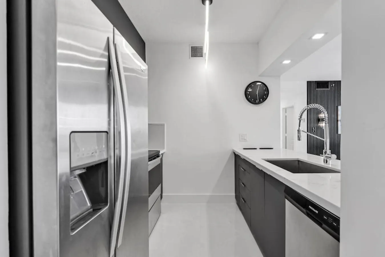 Luxe Brickell Gem With Huge Balcony N Ocean Views Holiday home