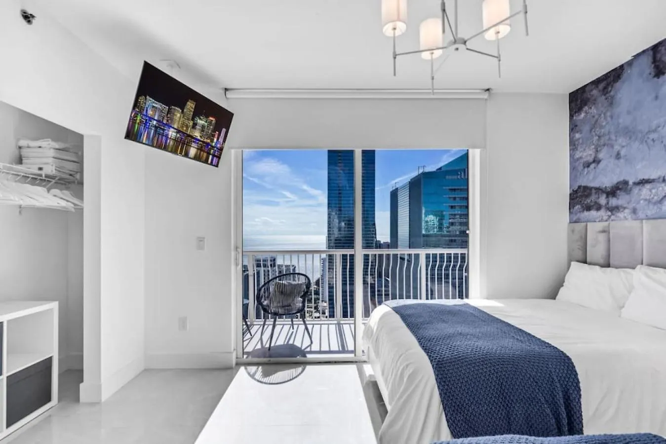 Luxe Brickell Gem With Huge Balcony N Ocean Views Holiday home Miami