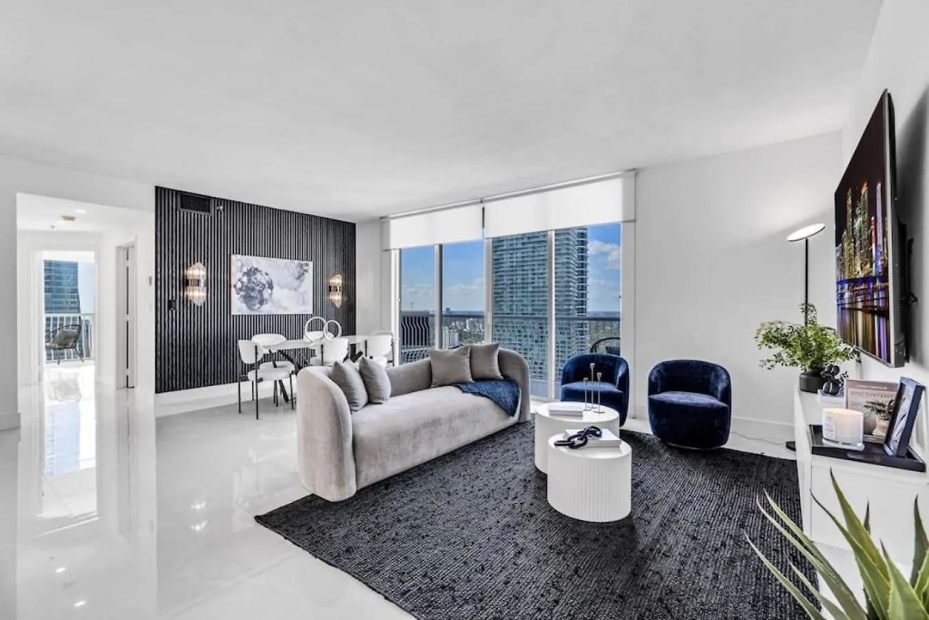 Luxe Brickell Gem With Huge Balcony N Ocean Views *
