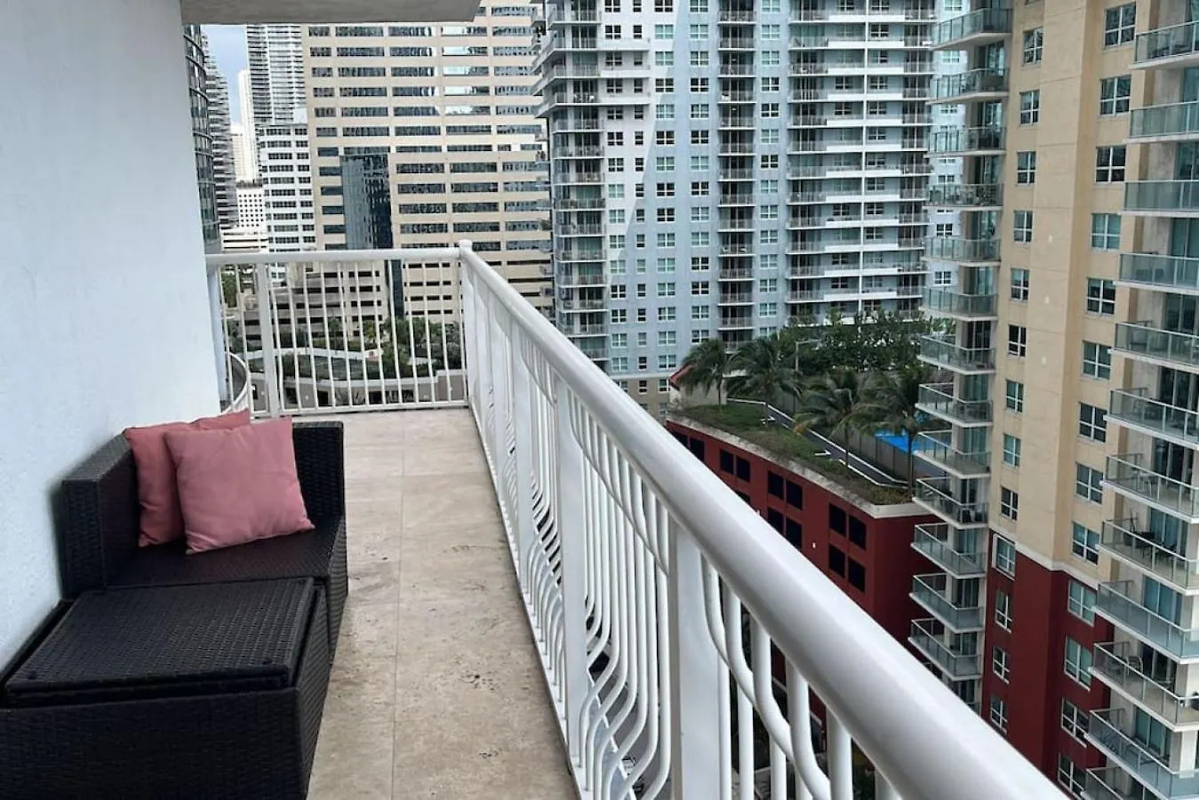 3br Airbnb Friendly With Great Ocean View Balcony Miami