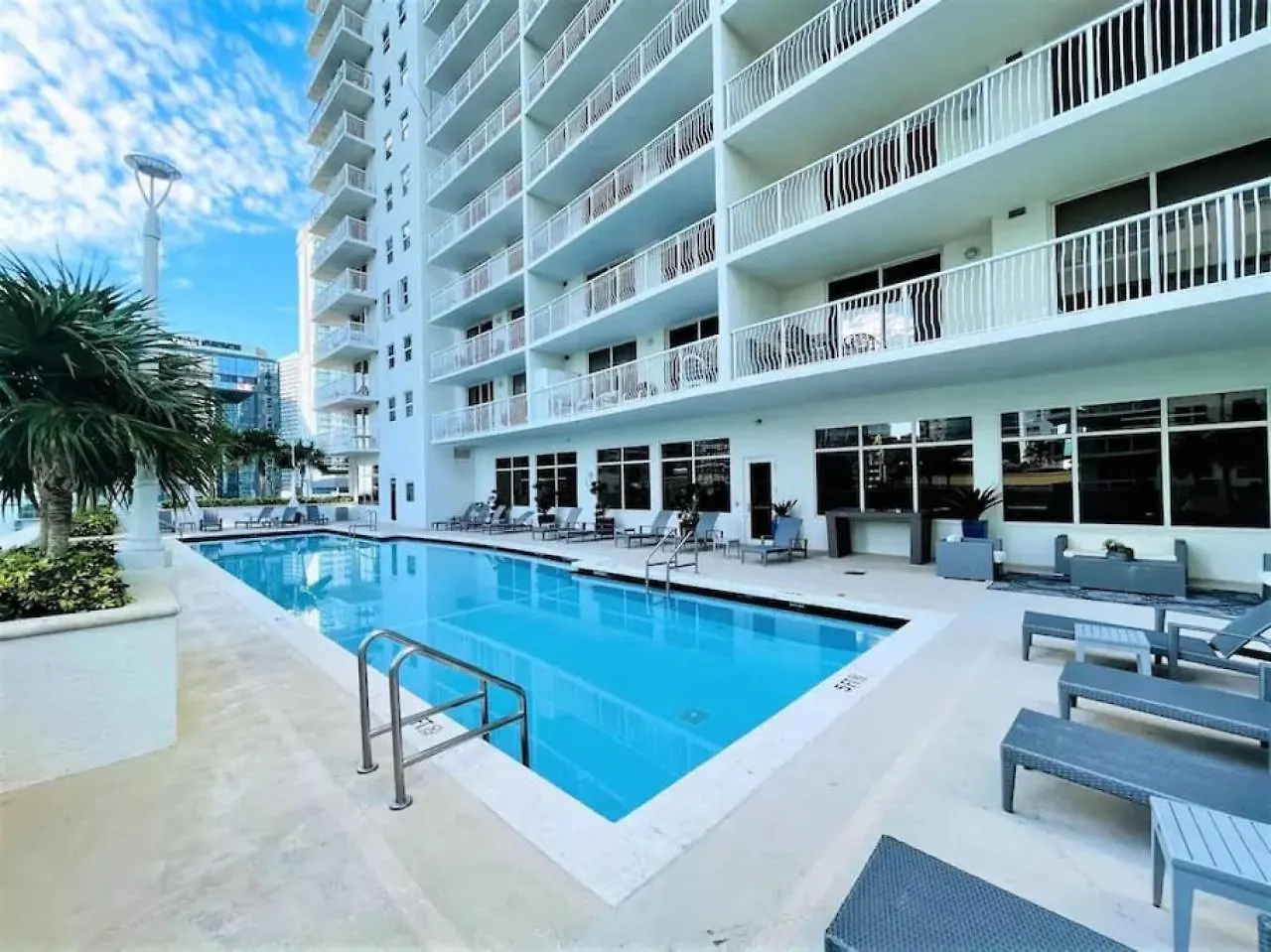 1 Bedroom In Brickell 25th Floor With Balcony And Parking