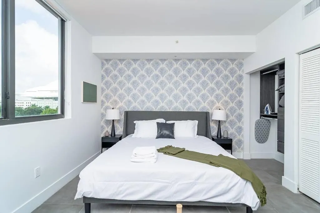 King Bed Brand New Oasis Minutes To Brickell Apartment Miami