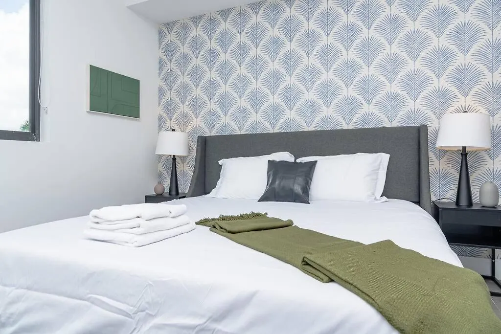 Apartment King Bed Brand New Oasis Minutes To Brickell