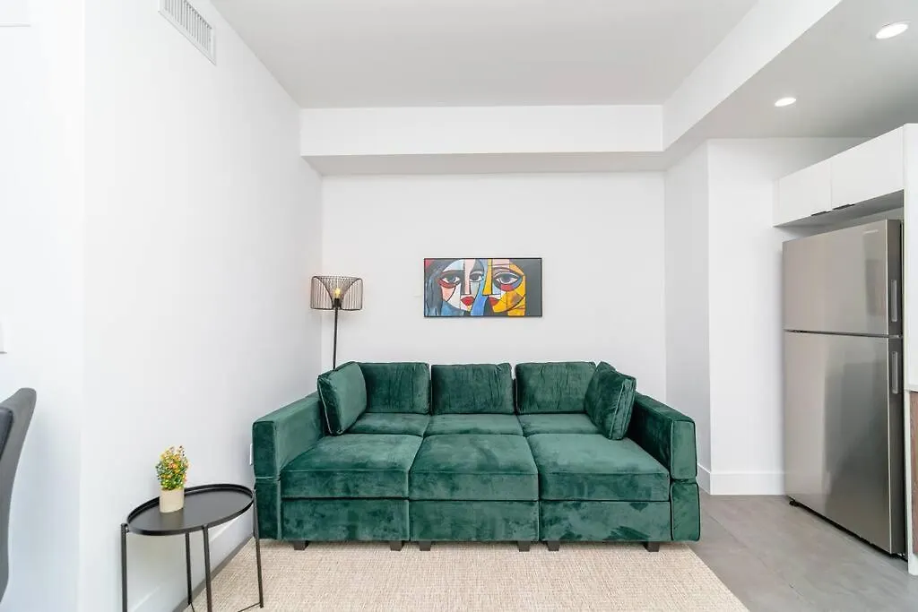 King Bed Brand New Oasis Minutes To Brickell *