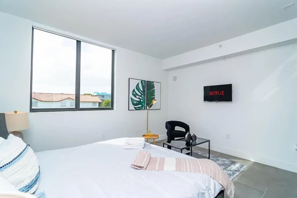 King Bed Brand New Oasis Minutes To Brickell Apartment Miami