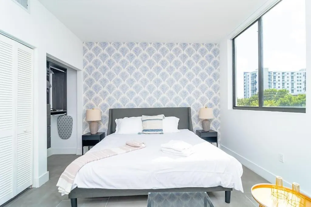 Apartment King Bed Brand New Oasis Minutes To Brickell
