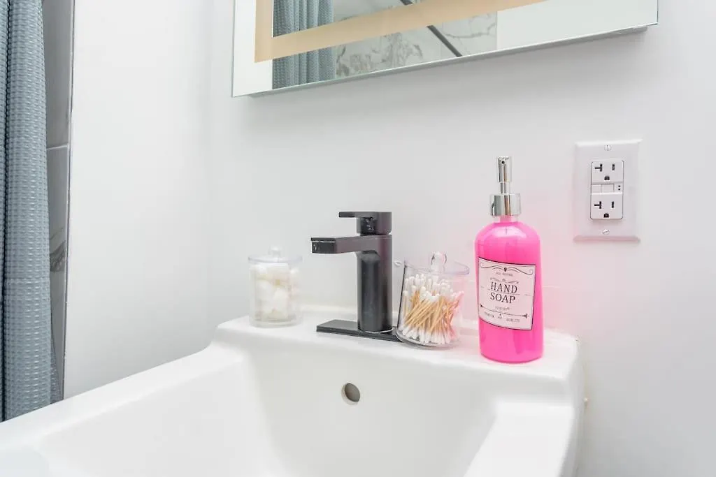 King Bed Brand New Oasis Minutes To Brickell *