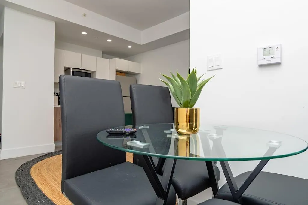 King Bed Brand New Oasis Minutes To Brickell Apartment