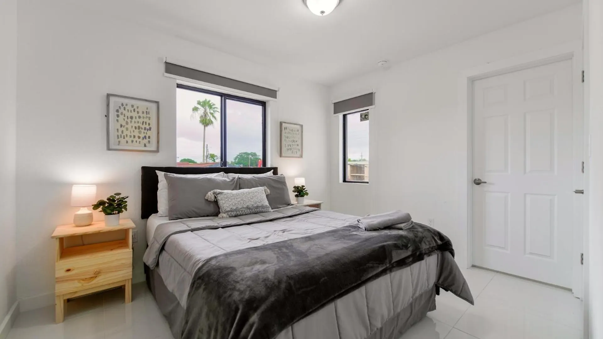 Duplex 3br With Free Parking In Northwest