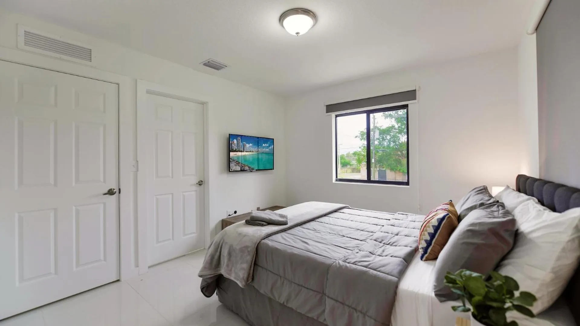 Duplex 3br With Free Parking In Northwest Holiday home *