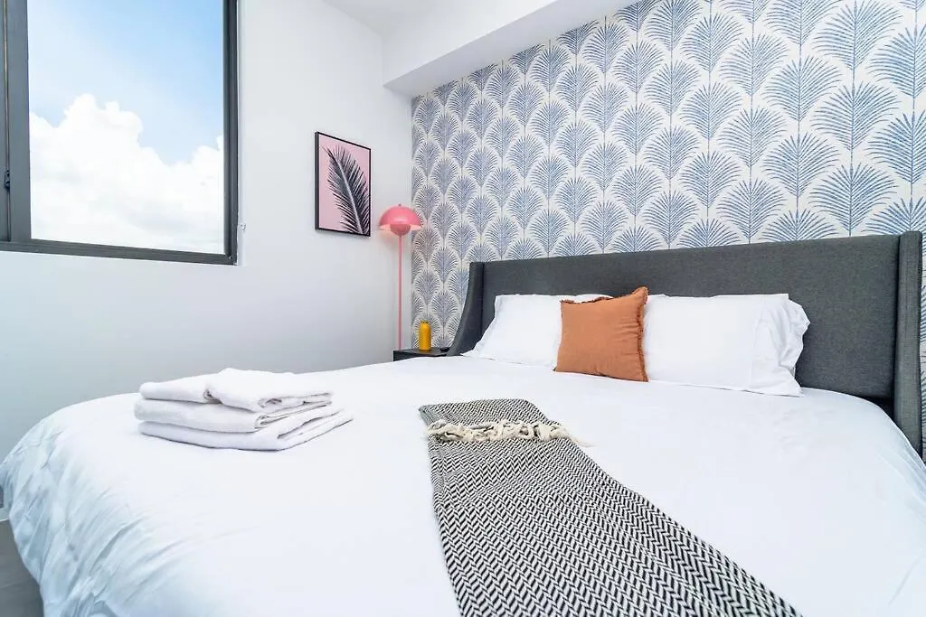King Bed Brand New Oasis Minutes To Brickell *